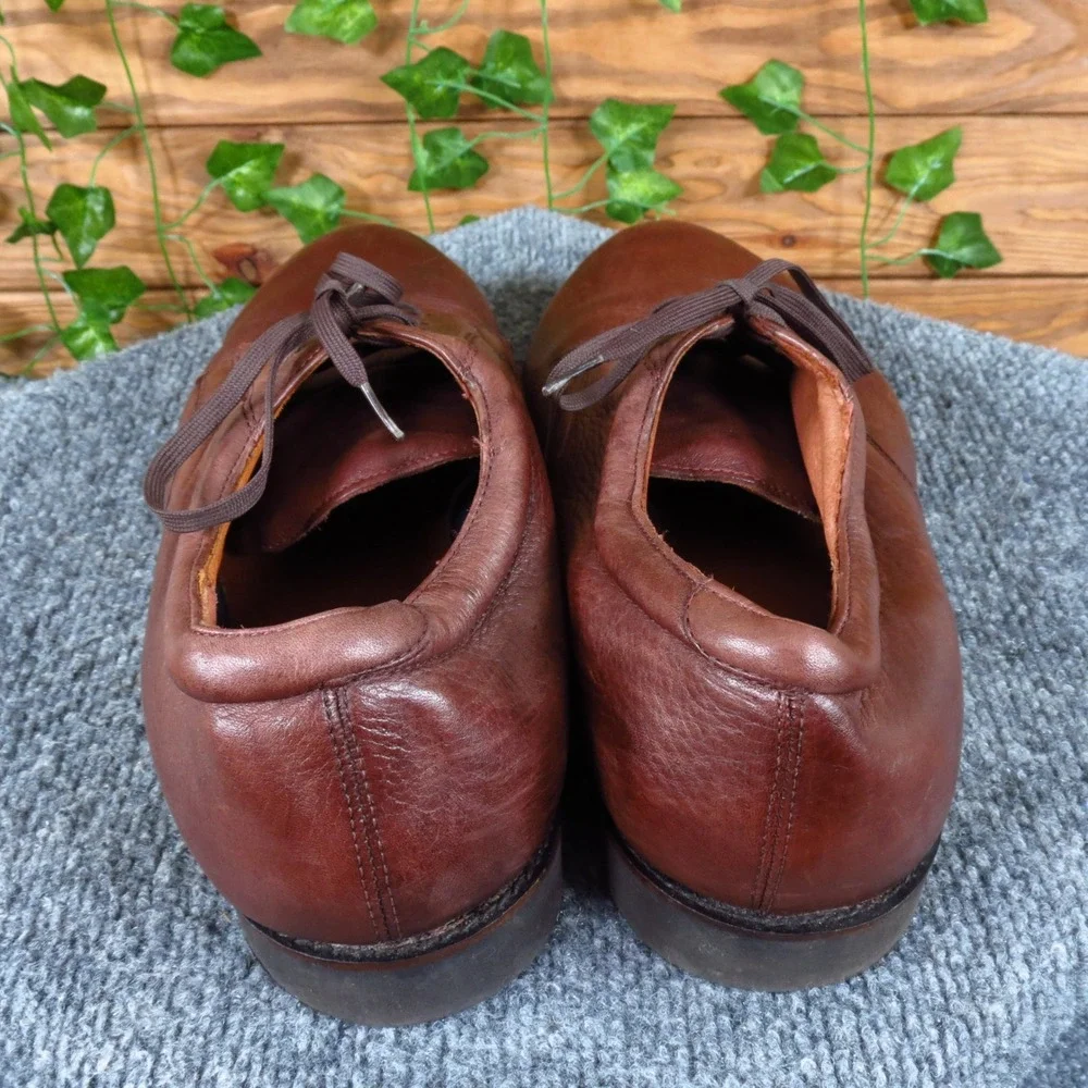 Dockers lace up